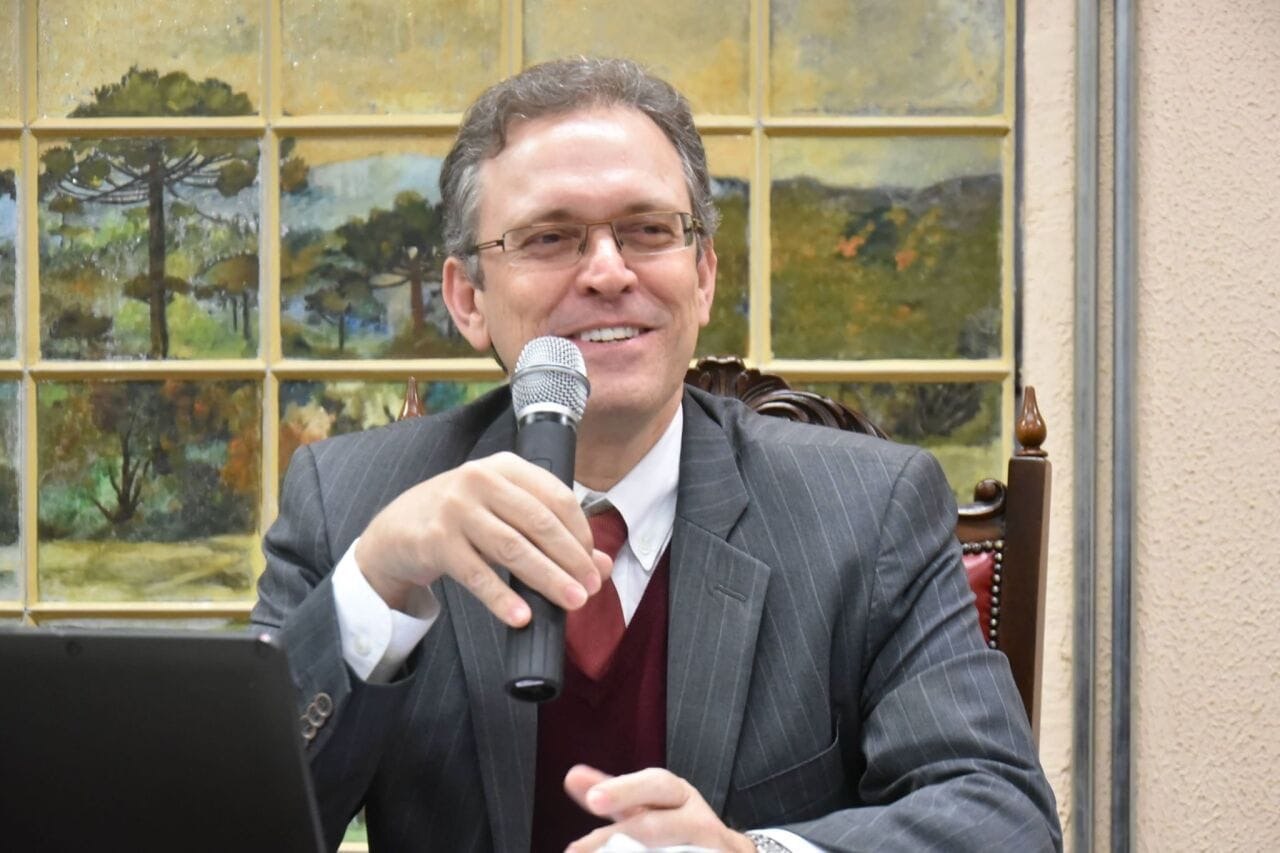 José Maurício Conti em atividade acadêmica